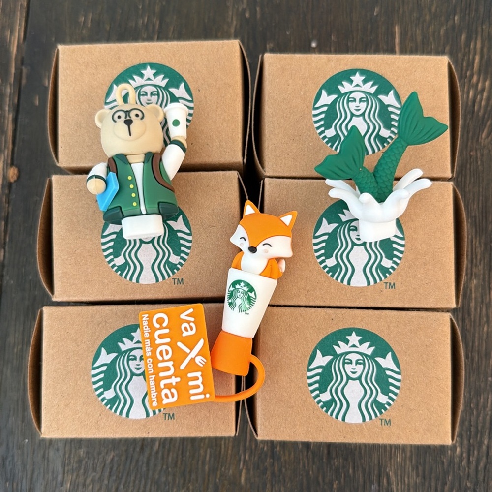 Starbucks Cup Accessories - Hot Cup
Stoppers & Straw Cover (From Mexico)